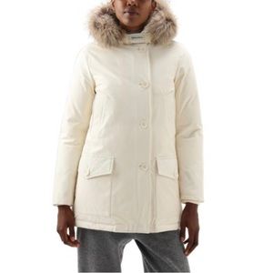 Super warm longline Arctic WOOLRICH parks in Medium/US 6 with detachable fur.